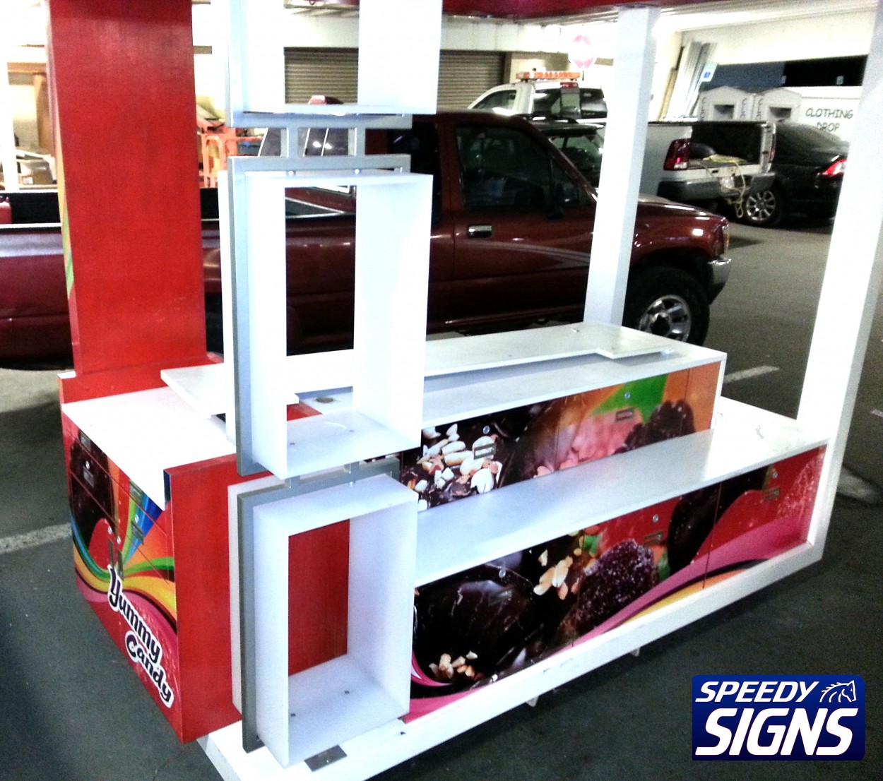 Speedy Signs Kiosk Wrap and Visual Design